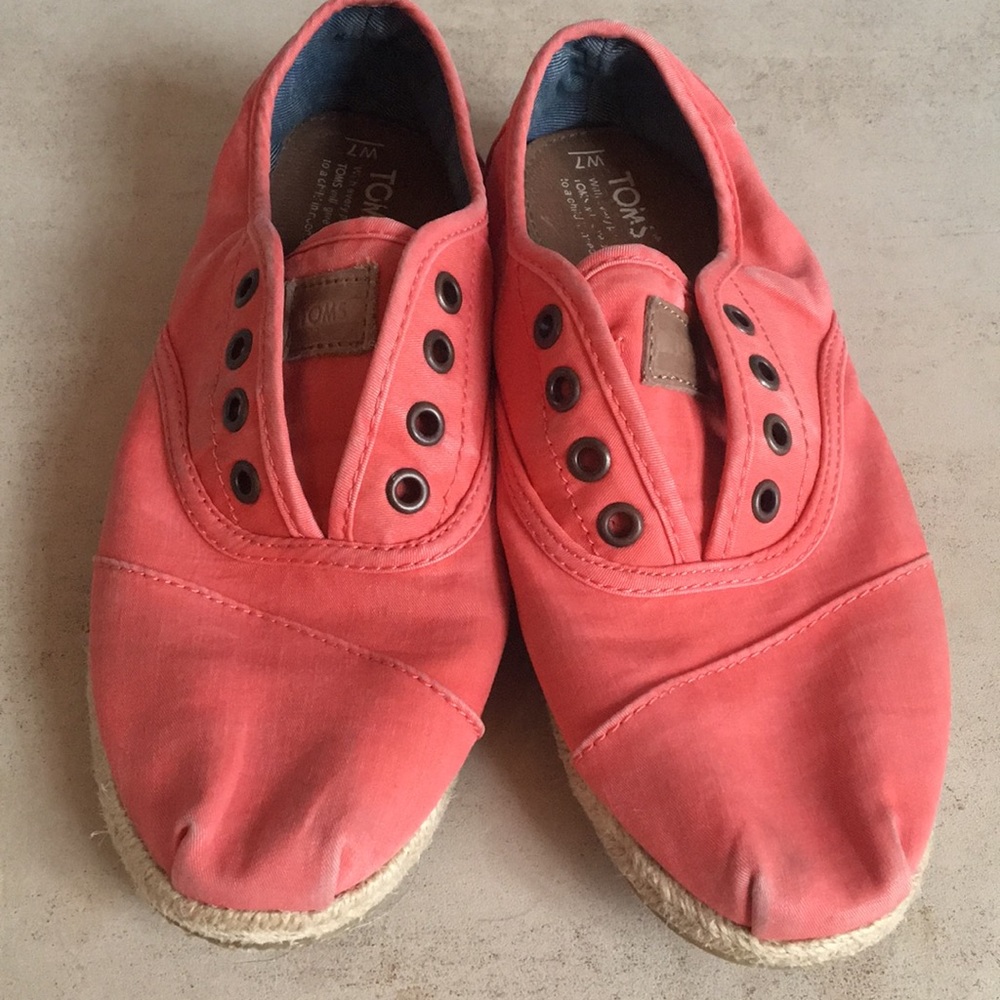 Tons lace up shoes